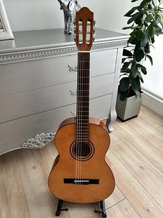 Guitarra Clásica Thomann 4/4 + Funda + Afinador
