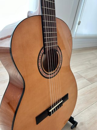 Guitarra Clásica Thomann 4/4 + Funda + Afinador