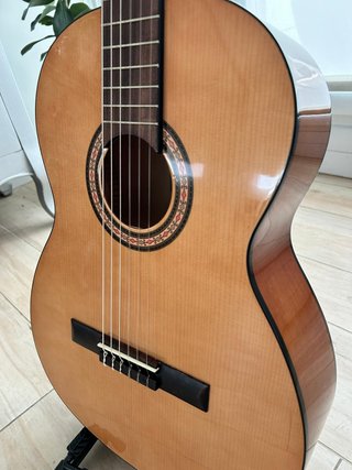 Guitarra Clásica Thomann 4/4 + Funda + Afinador