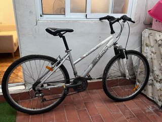 Bicicleta de Montaña Decathlon Plateada