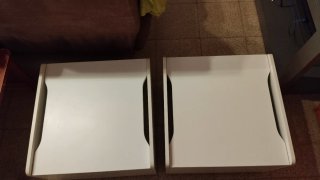Caja/baúl de madera con ruedas
