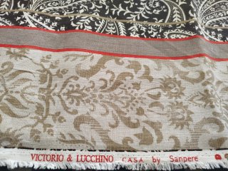 Tela de Lino con Estampado Clásico