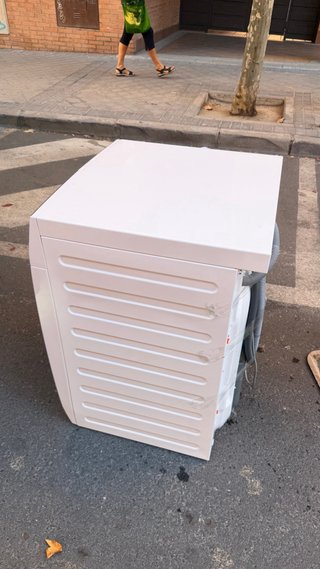 Lavadora/Secadora AEG LWR981601C con golpe inferio