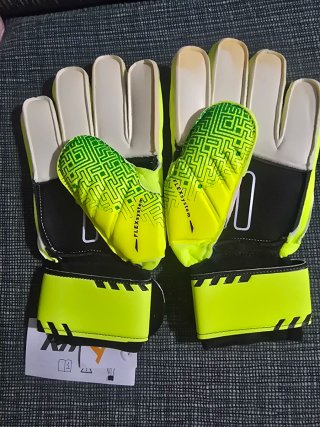 Guantes de Portero Rinat Kancerbero Quantum