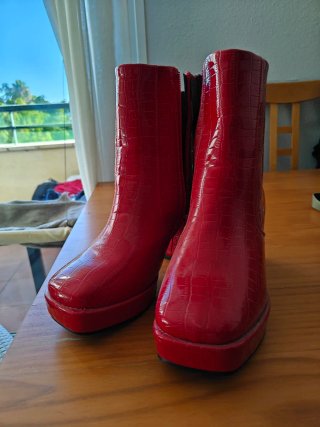 Botas Rojas con Textura