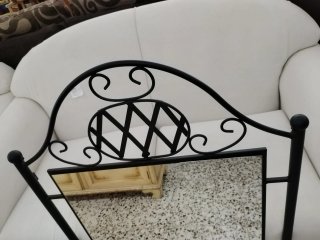 Espejo de Forja Clásico con Diseño Decorativo