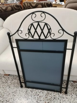 Espejo de Forja Clásico con Diseño Decorativo