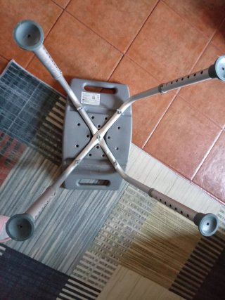 SILLA DUCHA PARA PERSONAS MAYORES