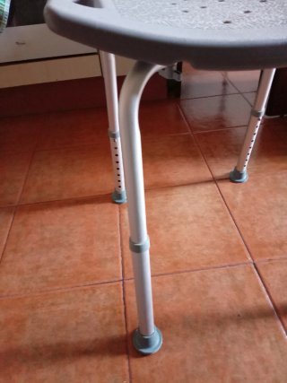 SILLA DUCHA PARA PERSONAS MAYORES
