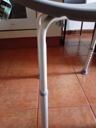 SILLA DUCHA PARA PERSONAS MAYORES
