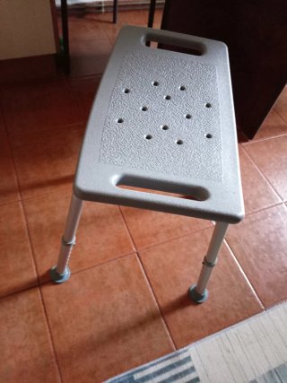 SILLA DUCHA PARA PERSONAS MAYORES