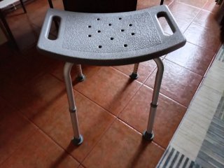 SILLA DUCHA PARA PERSONAS MAYORES