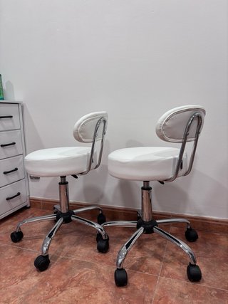 2 Taburetes Giratorios con Respaldo