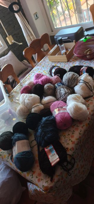 Pack Ovillos Lana Varios Colores Dispongo de 147