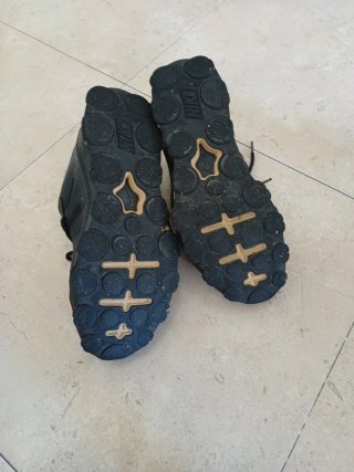 Zapatillas Nike Training Negras y Doradas T41