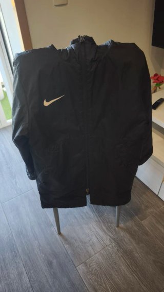 Parka Nike niño Negra Talla S niño
