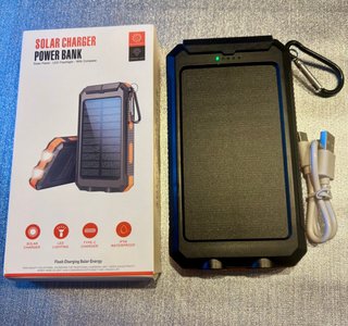 Cargador Solar Power Bank con LED y Brújula