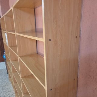 Estantería de madera