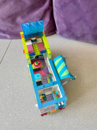 Construcción Autocaravana Girls Club tipo Lego