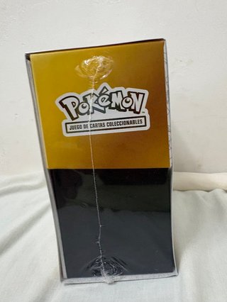 Caja Entrenador Élite Pokémon 30th aniversario etb