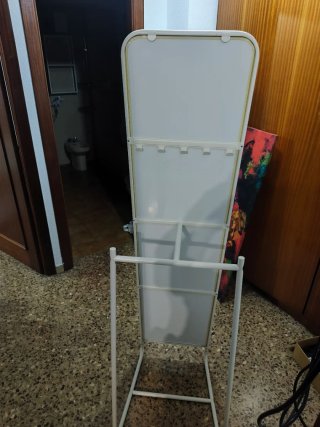 Espejo de cuerpo entrro con perchero blanco