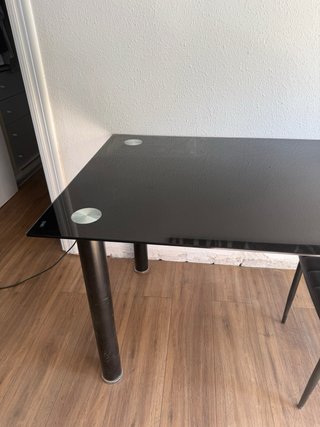 Mesa de Salón Negra con Sobre de Cristal