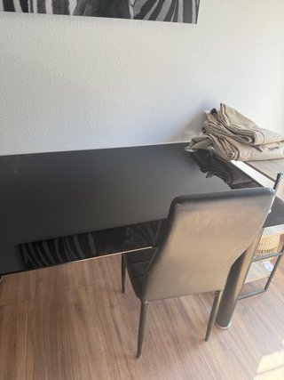 Mesa de Salón Negra con Sobre de Cristal