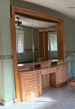 Tocador Antiguo de Madera con Espejo