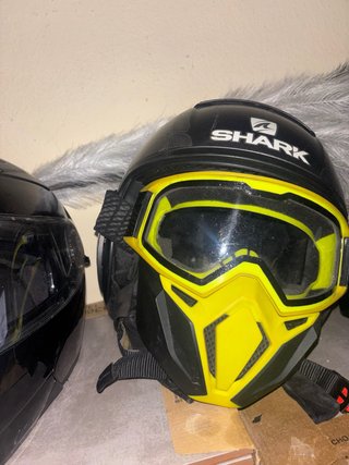 Casco Shark Negro y Amarillo