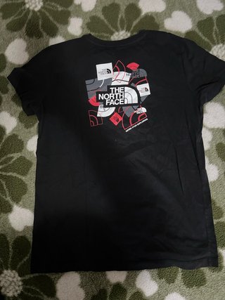 Camiseta The North Face Negra
