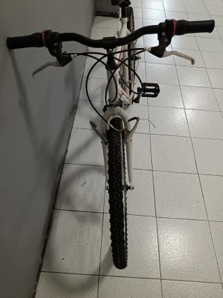 Bicicleta de Montaña Blanca y Roja