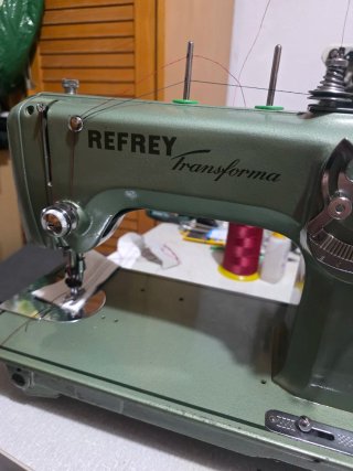 Máquina de coser Refrey Transforma