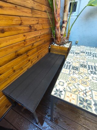 Mesa y 2 bancos exterior
