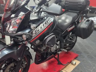 Moto Deportiva Negra y Roja