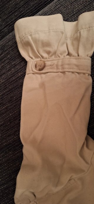 2 Vestidos 2-3 años y chaqueta tipo gabardina Gap