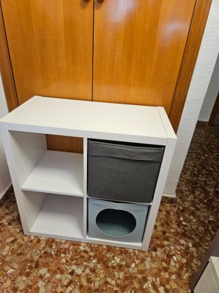 Estantería IKEA Blanca con 2 Cajas