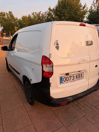 Ford Transit Courier 2018