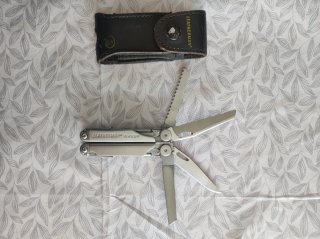 Leatherman Wave con funda