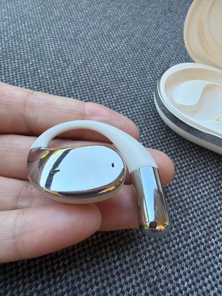 Auriculares Inalámbricos YYK-Q39 Dorados y Blancos