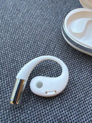 Auriculares Inalámbricos YYK-Q39 Dorados y Blancos