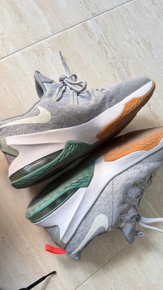 Nike LeBron 13 Low Talla 44