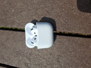 Apple AirPods con Custodia di Ricarica