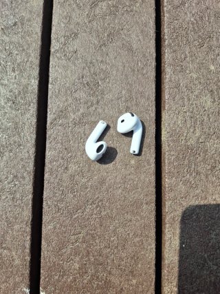 Apple AirPods con Custodia di Ricarica