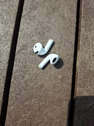 Apple AirPods con Custodia di Ricarica