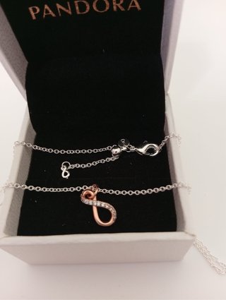 Collar Pandora Infinito rosado