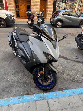 Yamaha T-Max 560