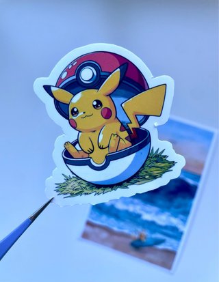 Postal de Pikachu mini y pegatina impermeable