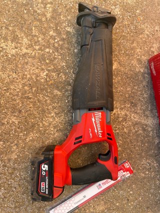 Sierra de Sable Milwaukee M18 FUEL