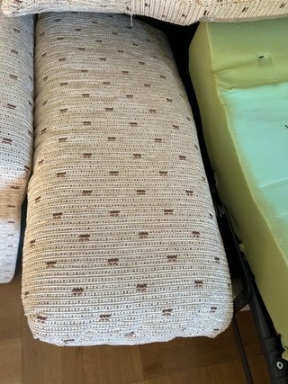 Sofá cama beige de tela