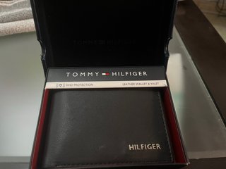 Cartera Tommy Hilfiger Cuero RFID Negra